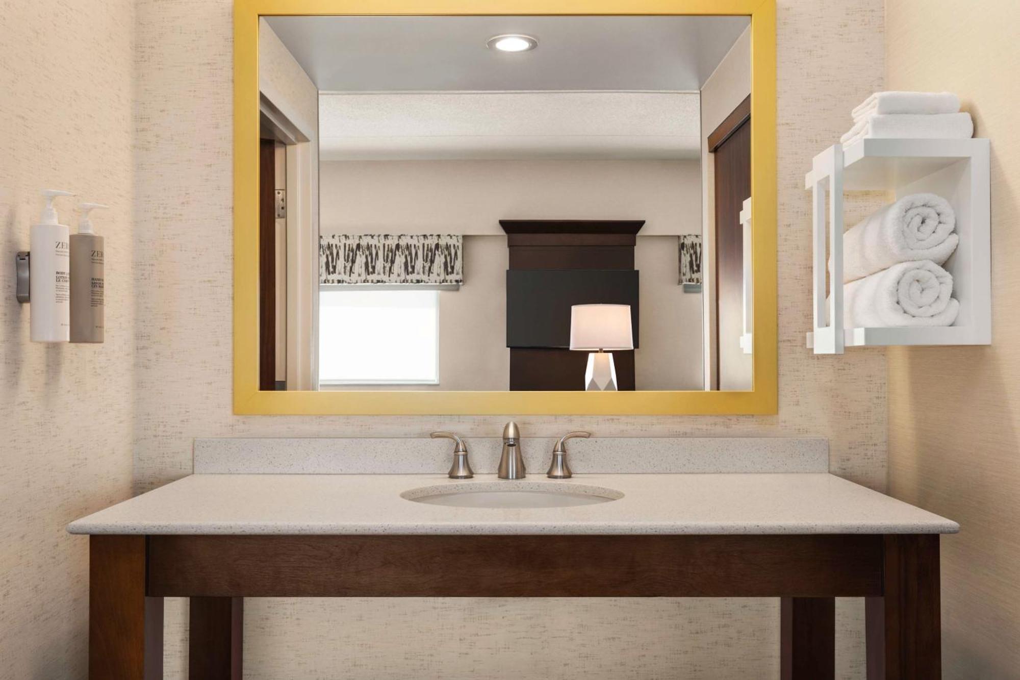 Hampton Inn & Suites Pittsburgh Waterfront West Homestead Extérieur photo