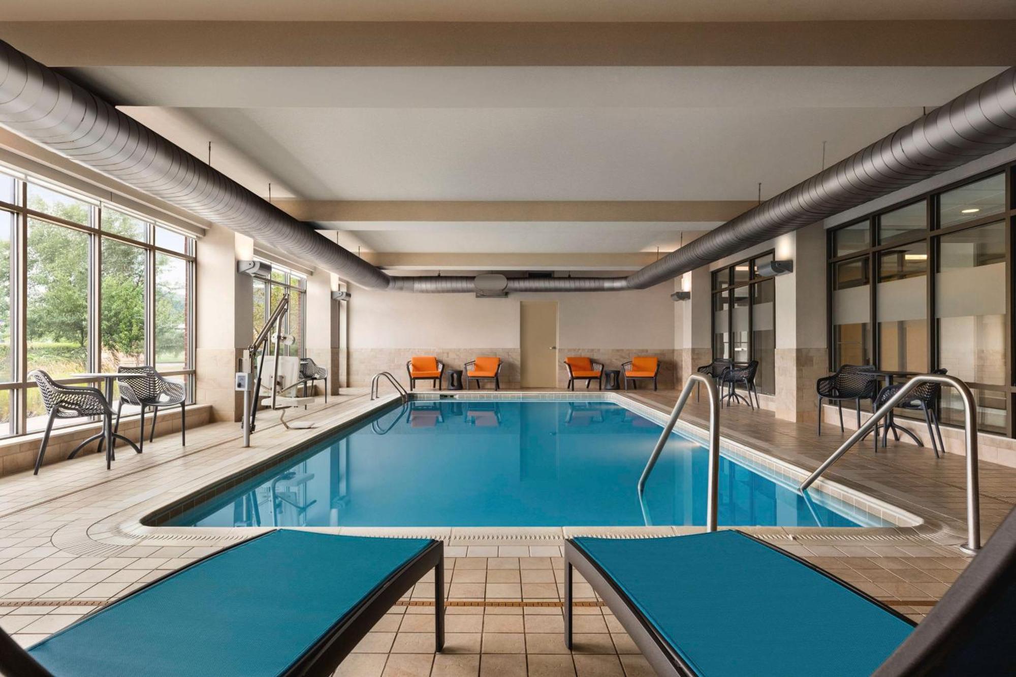 Hampton Inn & Suites Pittsburgh Waterfront West Homestead Extérieur photo